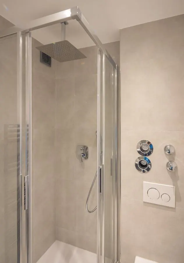 Sweethome - Luxus Pur - Kueche, Balkon, Wifi Dachau Germany