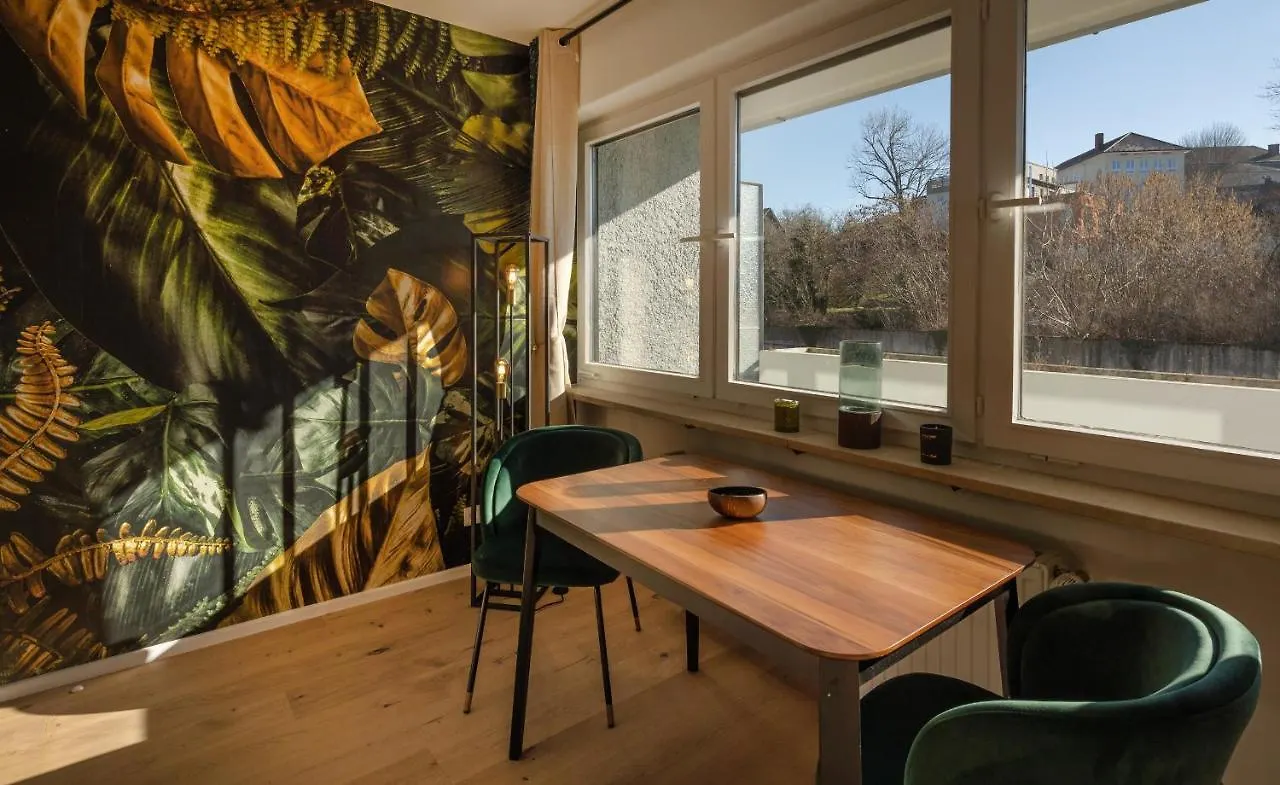 Sweethome - Luxus Pur - Kueche, Balkon, Wifi Dachau Germany